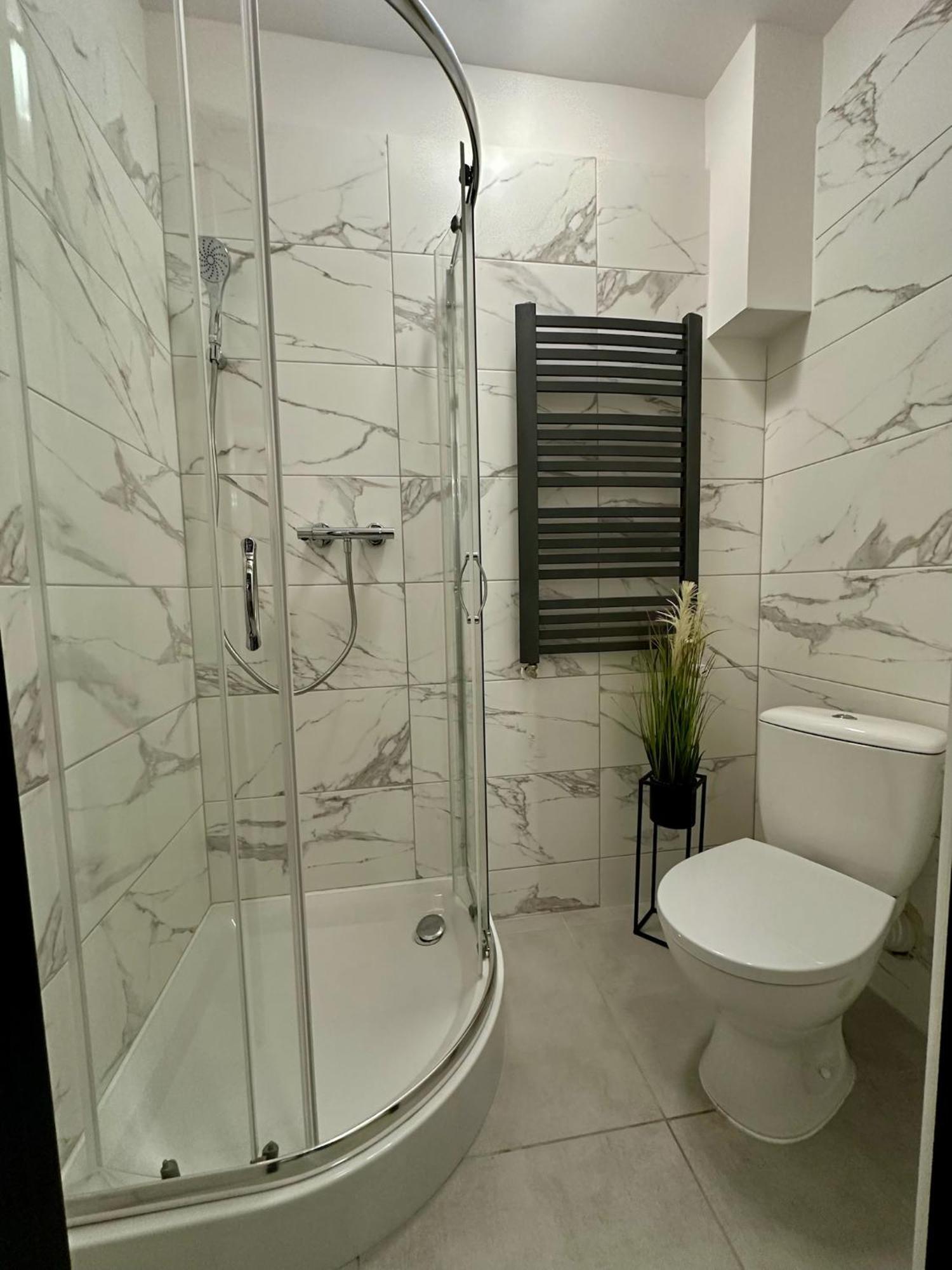 Marianowka Apartment Legnica Ngoại thất bức ảnh