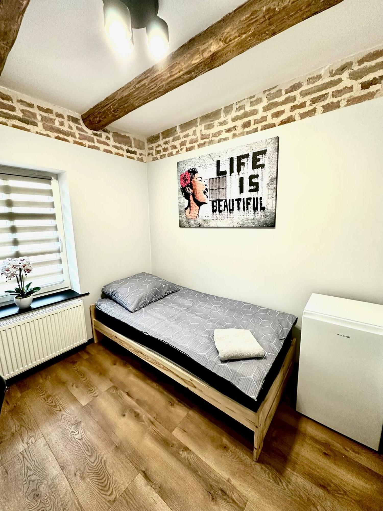 Marianowka Apartment Legnica Ngoại thất bức ảnh