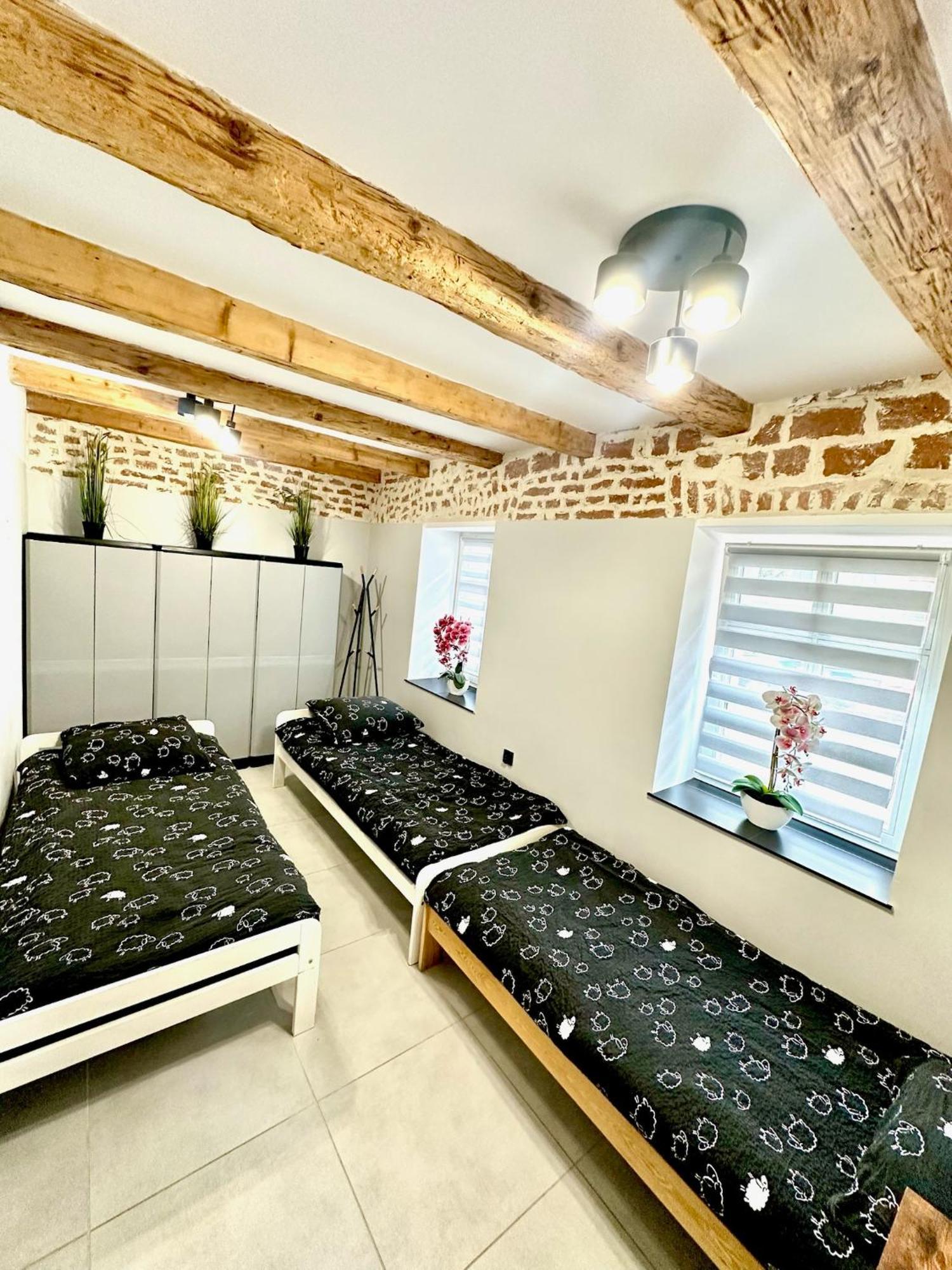 Marianowka Apartment Legnica Ngoại thất bức ảnh