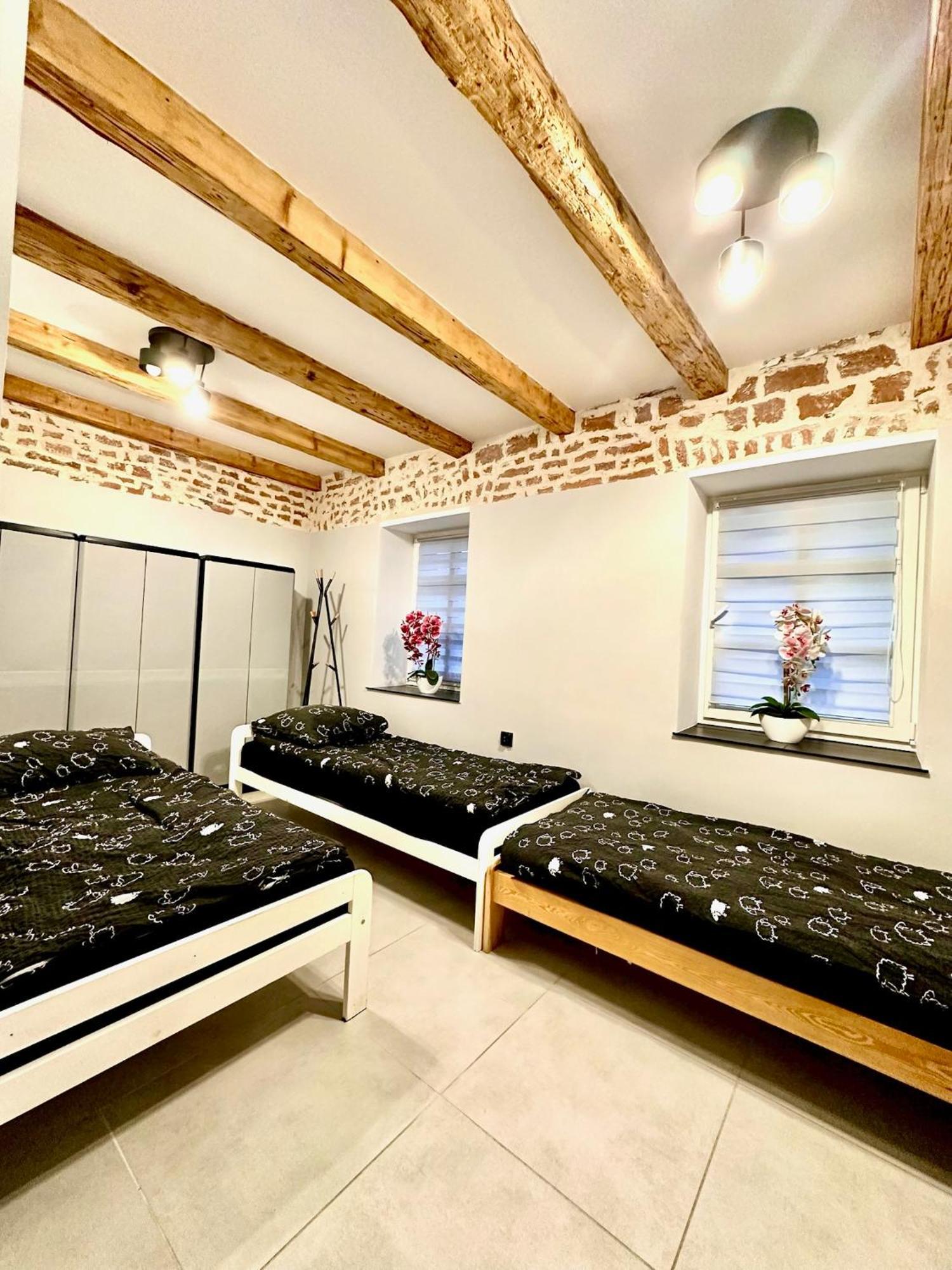 Marianowka Apartment Legnica Ngoại thất bức ảnh
